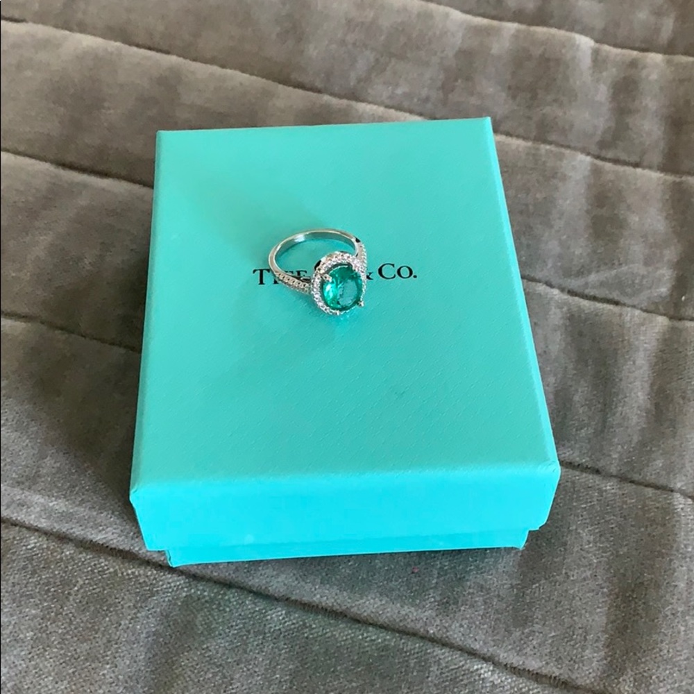 Australian Crystal Green Stone Ring...